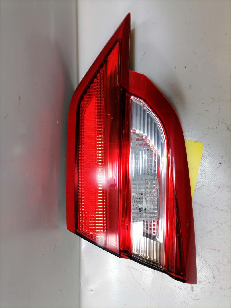 Ford Fiesta MK7 original Rücklicht Rückleuchte Schlussleuchte innen rechts Bj.2019